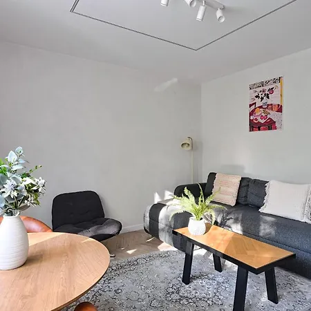 アパート Nordic 2 Bedrooms And Ac, Center ワルシャワ